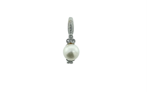 10KT White Gold 0.11 cttw Diamond & Cultured Akoya Pearl Milgrain Edge Style Ring Size 9.5