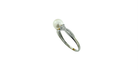 10KT White Gold 0.11 cttw Diamond & Cultured Akoya Pearl Milgrain Edge Style Ring Size 9.5