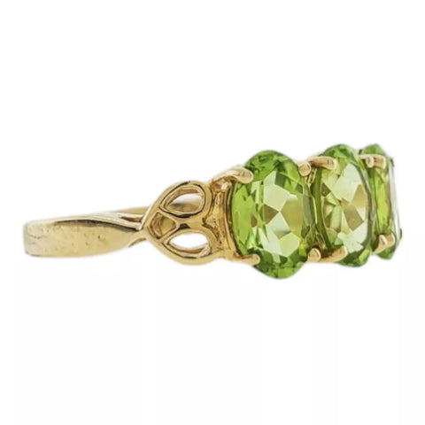 10K Yellow Gold Peridot 3.56Ctw 3G Ring Size 7